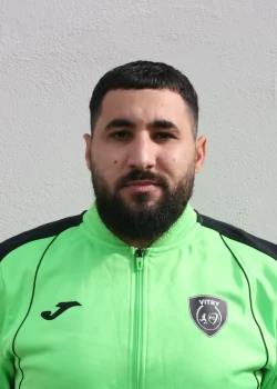 Ayoub MEZERGUENE, défenseur des équipes seniors du Vitry FC